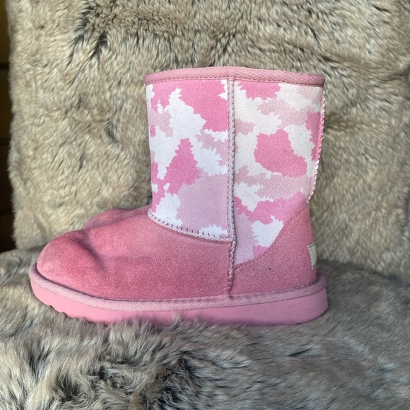 Girls Ugg Classic Mini Jagged Camo Boot Size 2 - Picture 5 of 10